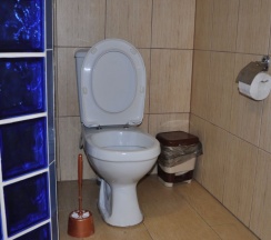 Двухместный полулюкс двуспальная кровать в 4комнаты