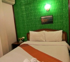 Одноместный номер Superior с видом на город двуспальная кровать в Thepparat Lodge Krabi