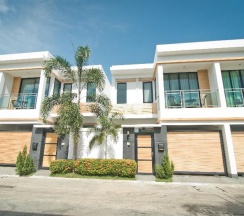 Вилла с 3 комнатами с балконом в Tropicana Pool Villa