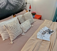 № 11 (Самая большая кровать Kingsize Bed) в Home