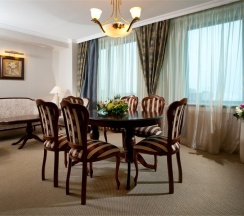 Suit в Don-Plaza
