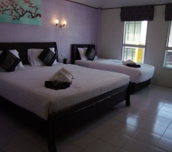 Трёхместный номер Standard c 1 комнатой в Samui Green Hotel