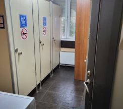 Кровать в общем номере (мужской номер) в Хона