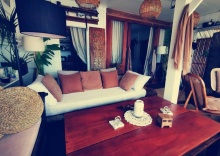 Коттедж c 1 комнатой в Somewhere Stunning Sea View Beach Front house