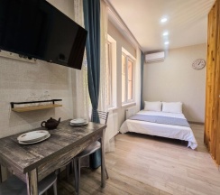 DELUXE APARTMENT СТУДИЯ С БАЛКОНОМ И ВИДОМ НА ЛЕС в Deluxe apartments