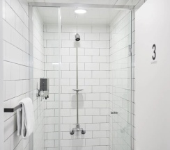Кровать в общем номере (мужской номер) в Myeongdong Goodstay - Hostel