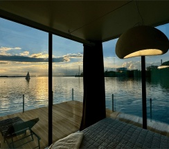 Зеркальный дом в F911