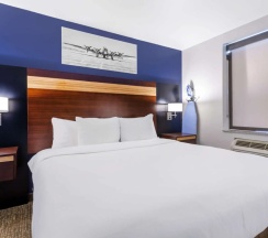 Двухместный номер Standard двуспальная кровать в Avion Inn Near LGA Airport, Ascend Hotel Collection