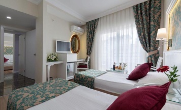 Четырёхместный номер Connected в Alaiye Kleopatra Hotel