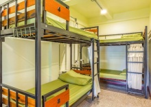 Кровать в общем номере (женский номер) в OYO 928 Leaf Hostel