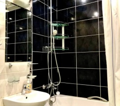 Апартаменты с балконом в Апартаменты двухкомнатные RELAX APART – Московская 16