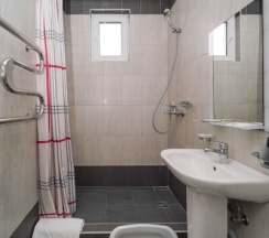 Двухместная комната с двумя раздельными кроватями в Чайка