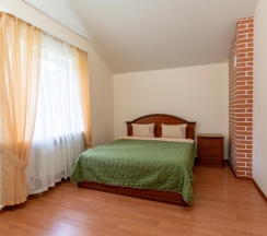 Четырёхместный коттедж Superior с балконом и с красивым видом из окна в Нептун-2