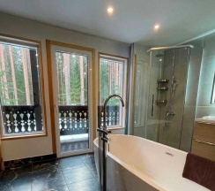 Шале Premium с 2 комнатами с красивым видом из окна в Аврора Country House