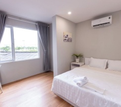Двухместный номер Standard с видом на город двуспальная кровать в Cosmos Hotel Nha Trang