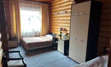 Стандартный номер с одной двуспальной и одной односпальной кроватью в Belka Hotel
