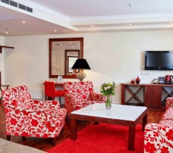 Люкс с двуспальной кроватью в Cosmos St. Petersburg Olympia Garden Hotel