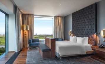 Номер люкс президентский в Hilton Saint Petersburg ExpoForum