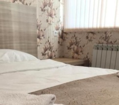 Номер стандарт семейный с 1 односпальной и 1 двуспальной кроватью в Рамhotel