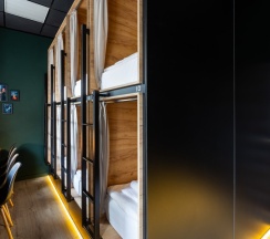 Общий 10-местный номер Big room в Caps hotel