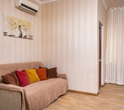 Комфорт двухкомнатный с гардеробной и балконом до 5 гостей в Джульетта