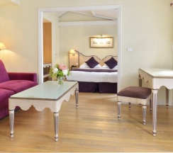 Номер Standard двуспальная кровать в Hôtel Suites Unic Renoir Saint Germain