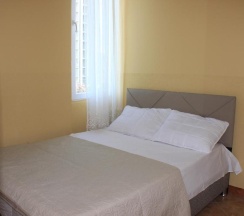 Двухместный номер Superior с балконом двуспальная кровать в Grand Guest House Kvariati