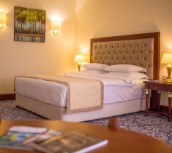 Двухместный номер Superior двуспальная кровать в Ramada by Wyndham Almaty