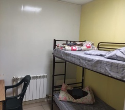 Кровать в 2-местном общем номере (общие удобства, без окна) в Сити-В