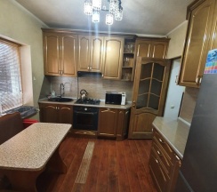 Трехкомнатный номер (в Мини-отель на Анджиевского д.26) в Тамара
