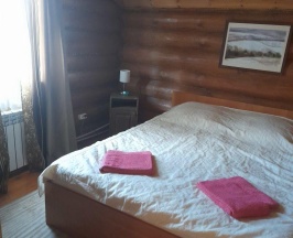 Четырёхместный коттедж Standard с 2 комнатами с видом на озеро в Ерёмина гора