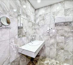 Корпус 2 *Делюкс* 5-ти местный (с балконом) в Анжелина