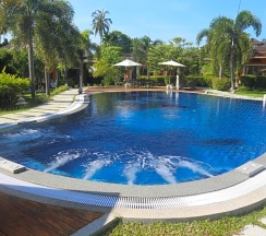 Двухместный люкс Deluxe с частичным видом двуспальная кровать в Laguna Villas Boutique Hotel