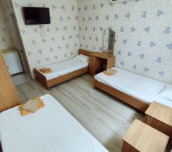 Трёхместный номер 3.3. в Море