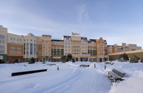 Вараксино: Курортный отель Radisson Resort Zavidovo