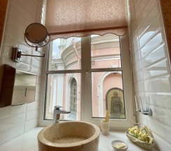 Номер "Романтик" Deluxe Room Dbl/Sngl в Trezzini