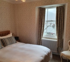Двухместный номер Standard с видом на горы двуспальная кровать в Strathmore Guesthouse - Adults Only