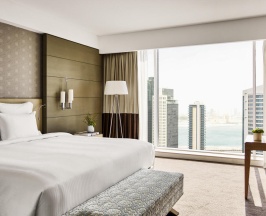 Четырёхместный люкс Exclusive в Pullman Doha West Bay