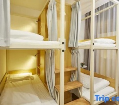 Кровать в общем номере (общая ванная комната) в Meego Qingwen Hotel