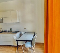 Шестиместные апартаменты с красивым видом из окна в Аибга