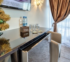 Двухместные апартаменты 18 Мансарда с видом на море двуспальная кровать в Exclusive Hotel&Apartments