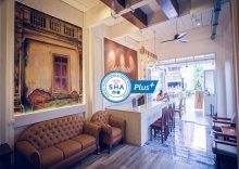 Кровать в общем номере в Sino Hostel Kata