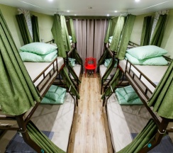 Мужской номер на 8 человек. Верхнее место (ширина 90 см.) в Nice hostel Crocus