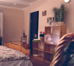 Улучшенный номер с кроватью размера «king-size» (ванная комната вне номера) в Villa a la Russe