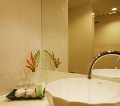 Двухместный номер Superior с видом на бассейн двуспальная кровать в Diamond Cottage Resort & Spa