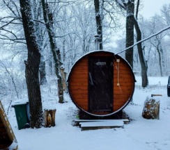 Дом Аполло с баней на дровах и камином. 1-2 гостя. Побеги. в Побеги
