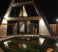 A-frame house в Природа