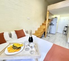 Комфорт Двухуровневый в Metro apartments