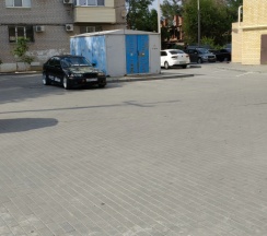 Двухместные апартаменты с 2 комнатами с балконом и с красивым видом из окна (двуспальная кровать) в Квартира Астрахань на ладони