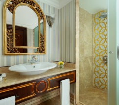 Люкс Presidential с балконом и с красивым видом из окна в Rixos Almaty